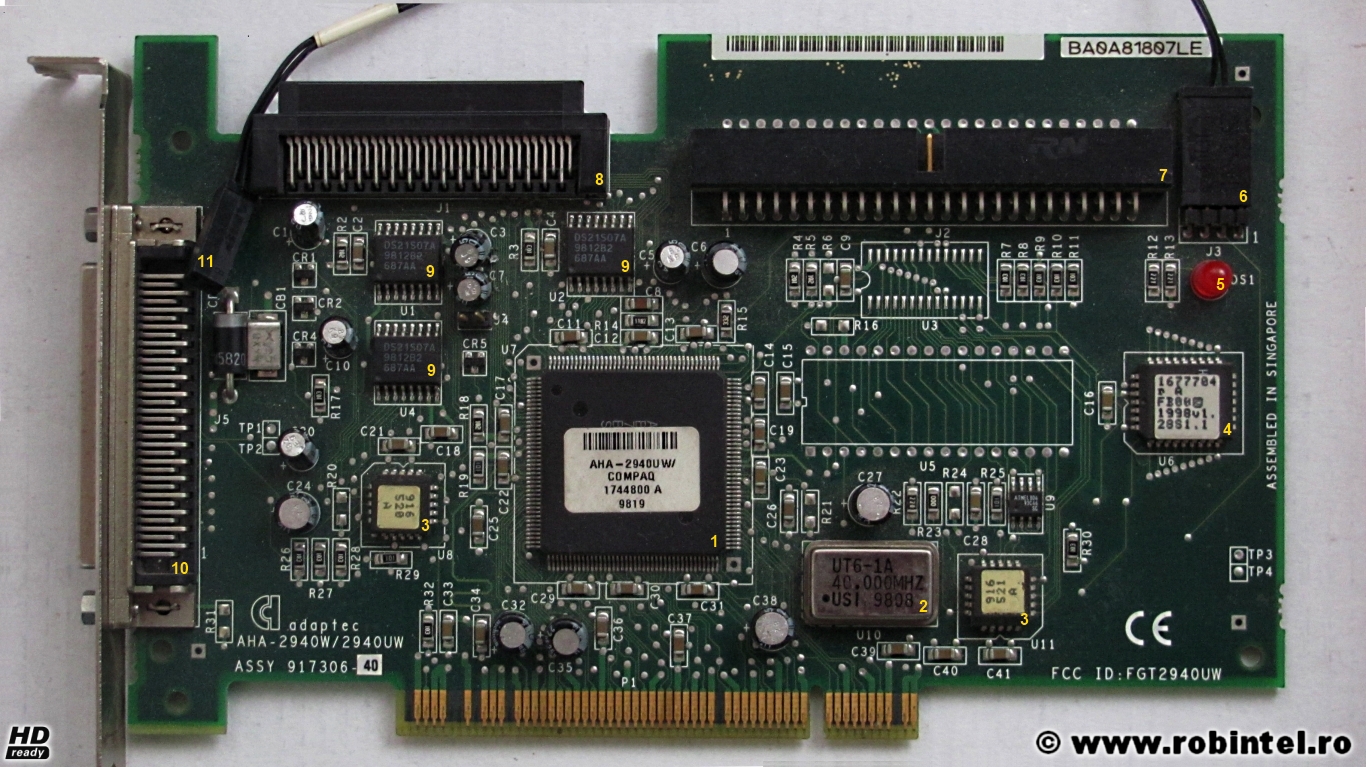 Adaptorul SCSI Adaptec AHA-2940W/ 2940UW pe portul PCI, vedere din față Adaptorul SCSI Adaptec AHA-2940W/ 2940UW pe portul PCI, vedere din față