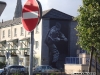 Pictură murală reprezentând spargerea unei uși, în Bogside, Derry