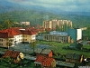 Petroșani, vedere panoramică spre Casa de Cultură și blocurile turn