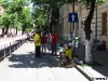 Bloggeri așteptând la umbră