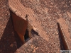 O ferestruică în acoperișul catedralei catolice Sfântul Mihail din Cluj Napoca