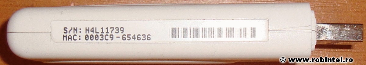 Adaptorul WiFi pe USB Sagem WL5061S văzut de pe laterală